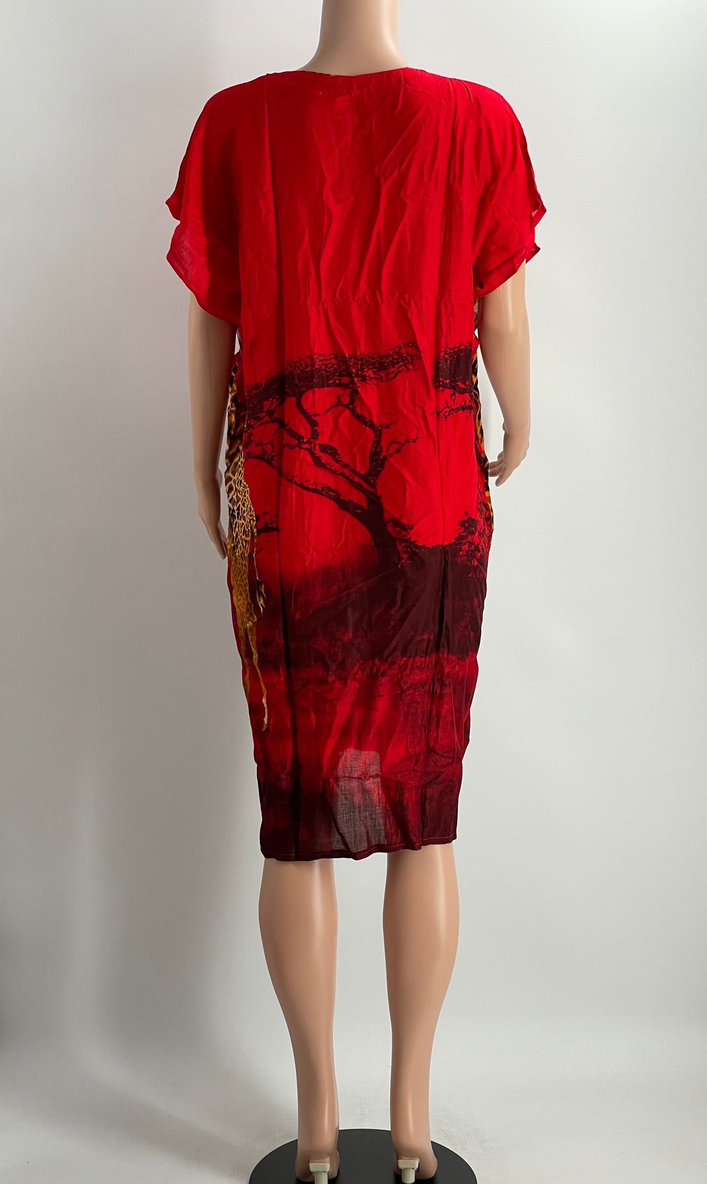 VANEE Giraffe Print Red Kaftan Dress – 100% Rayon – One Size Fits Most | Sold by Synolo Sigma